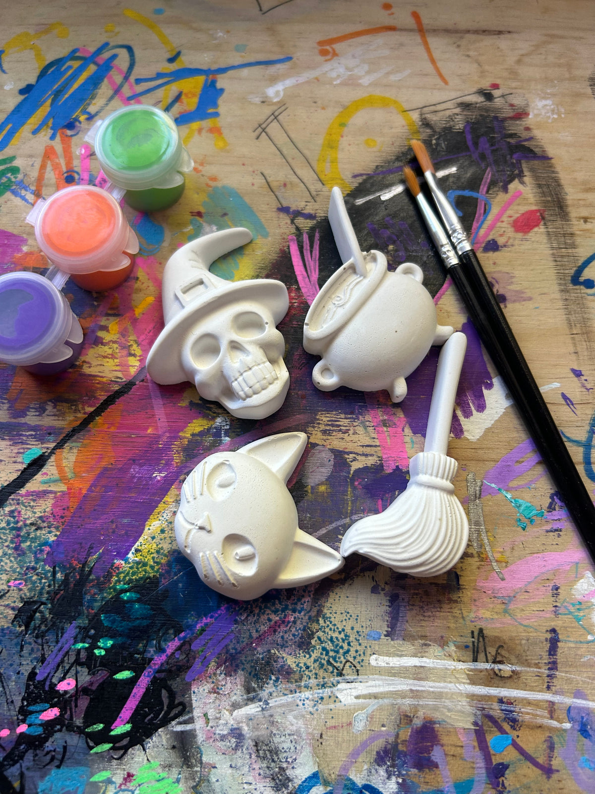 Halloween Paint Your Own Witchy Plaster Kit